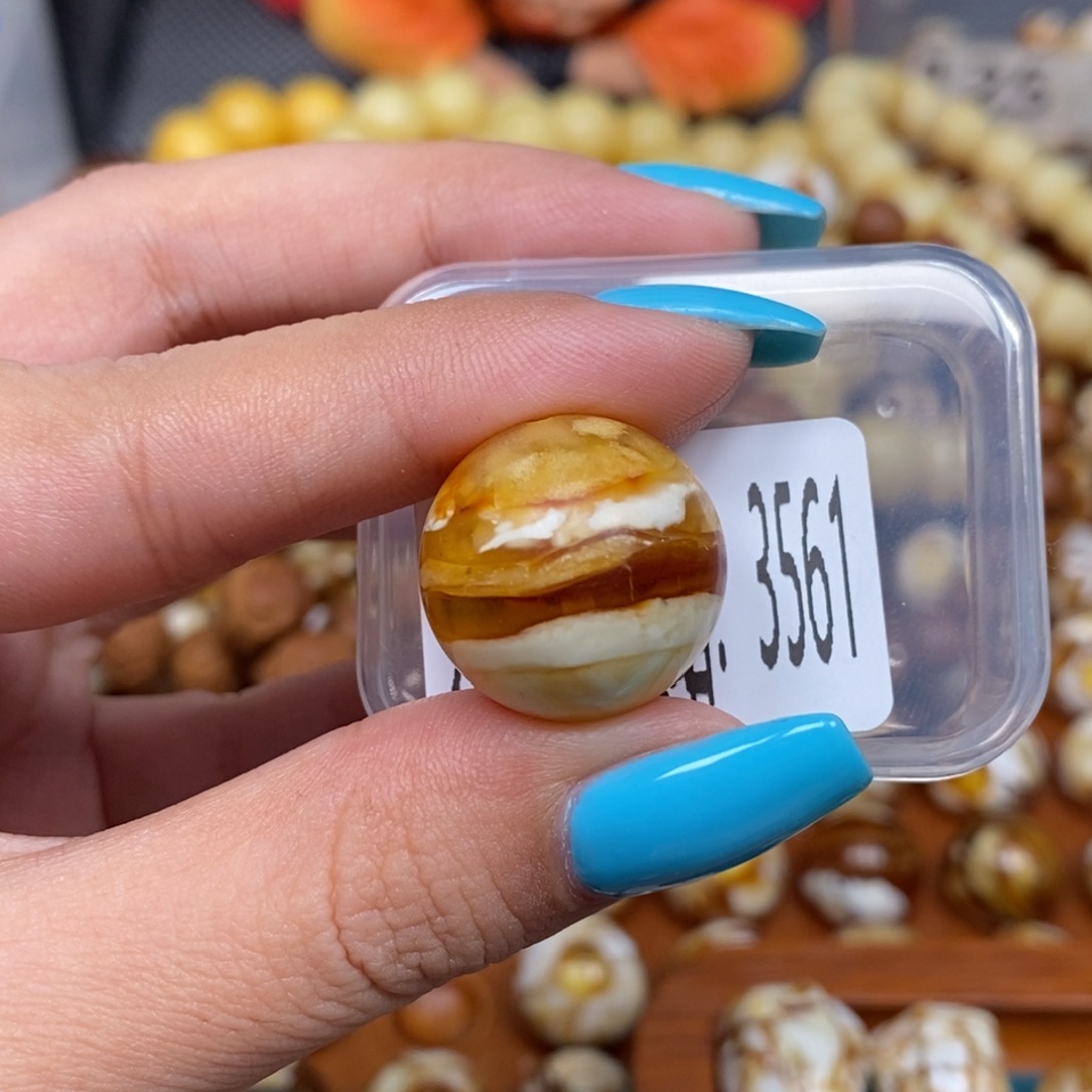 沁色蜜蜡未镶嵌3561