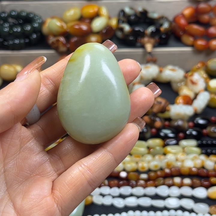 冻***哥和田玉未镶嵌手串