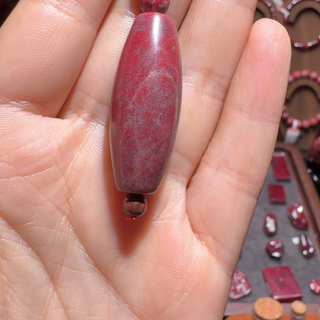 关***舟天然辰砂原石桶珠