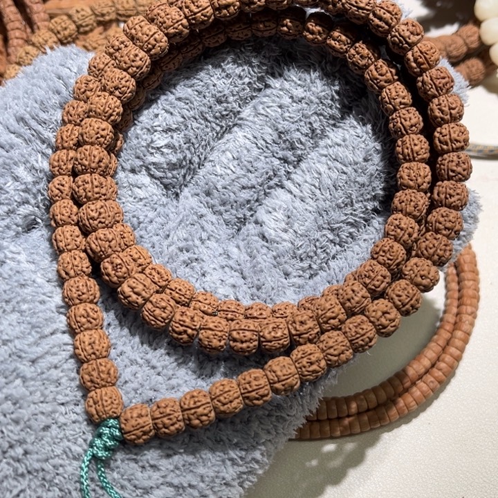 L***。金刚菩提吊坠金刚菩提