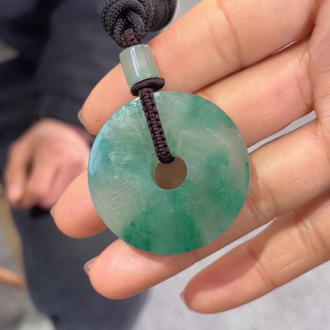 石英质玉颈饰未镶嵌