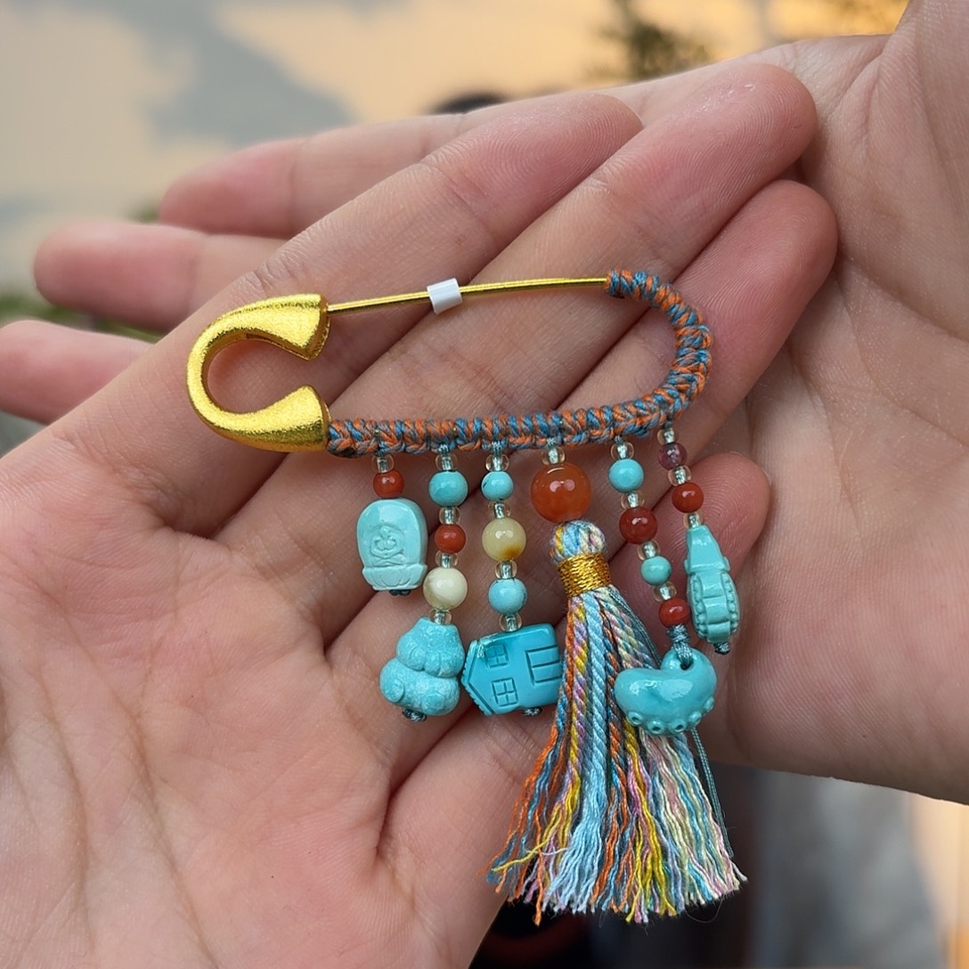 由****绿松石未镶嵌珠宝奇石