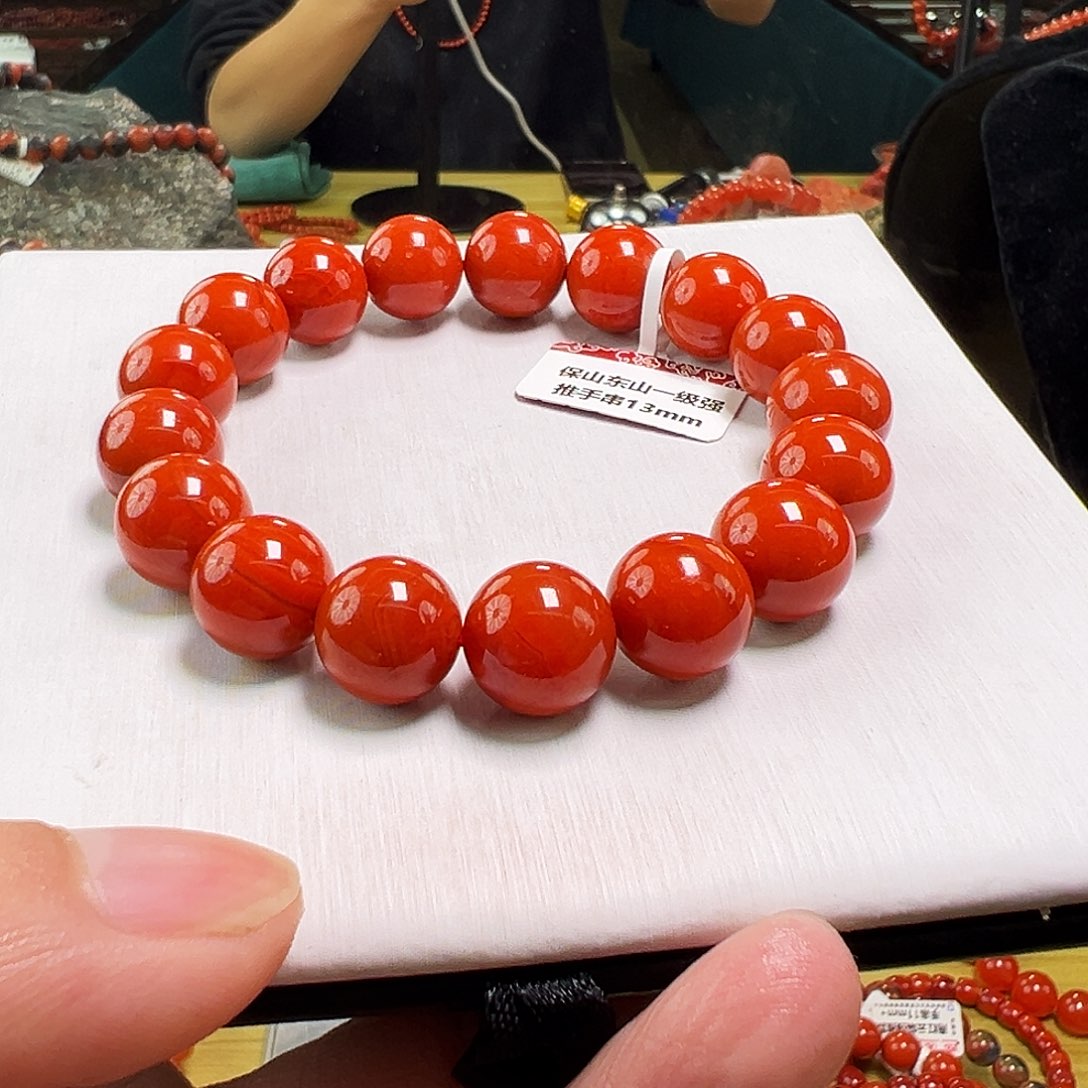 南红玛瑙未镶嵌买买13mmm保山南红毕业级