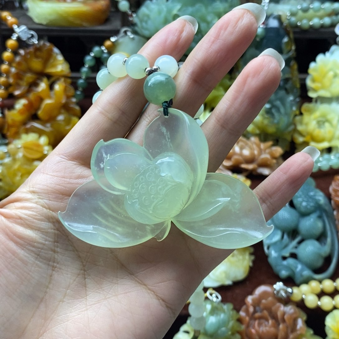 蛇纹石玉颈饰未镶嵌洁*