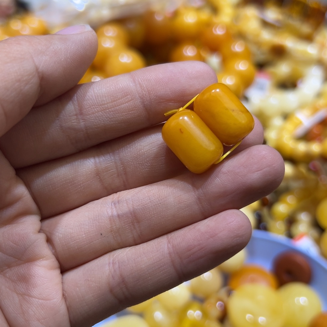 琥珀珠宝奇石未镶嵌