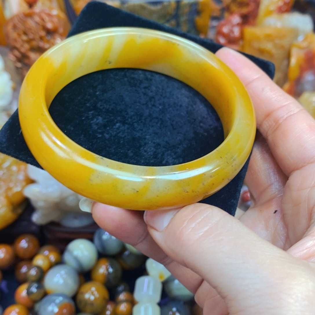 未镶嵌石英质玉（黄龙玉）吊坠(不含链)