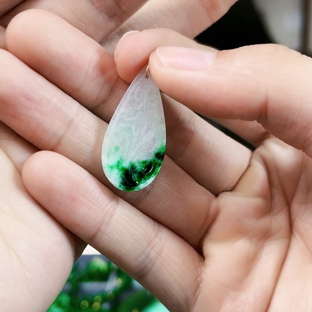 翡翠颈饰未镶嵌吊坠