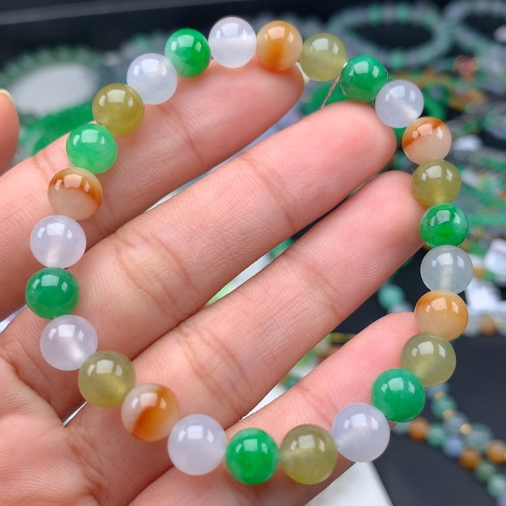 翡翠手镯未镶嵌卡