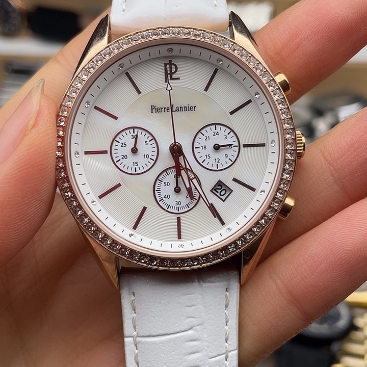 用***842表盘，石英表，1只