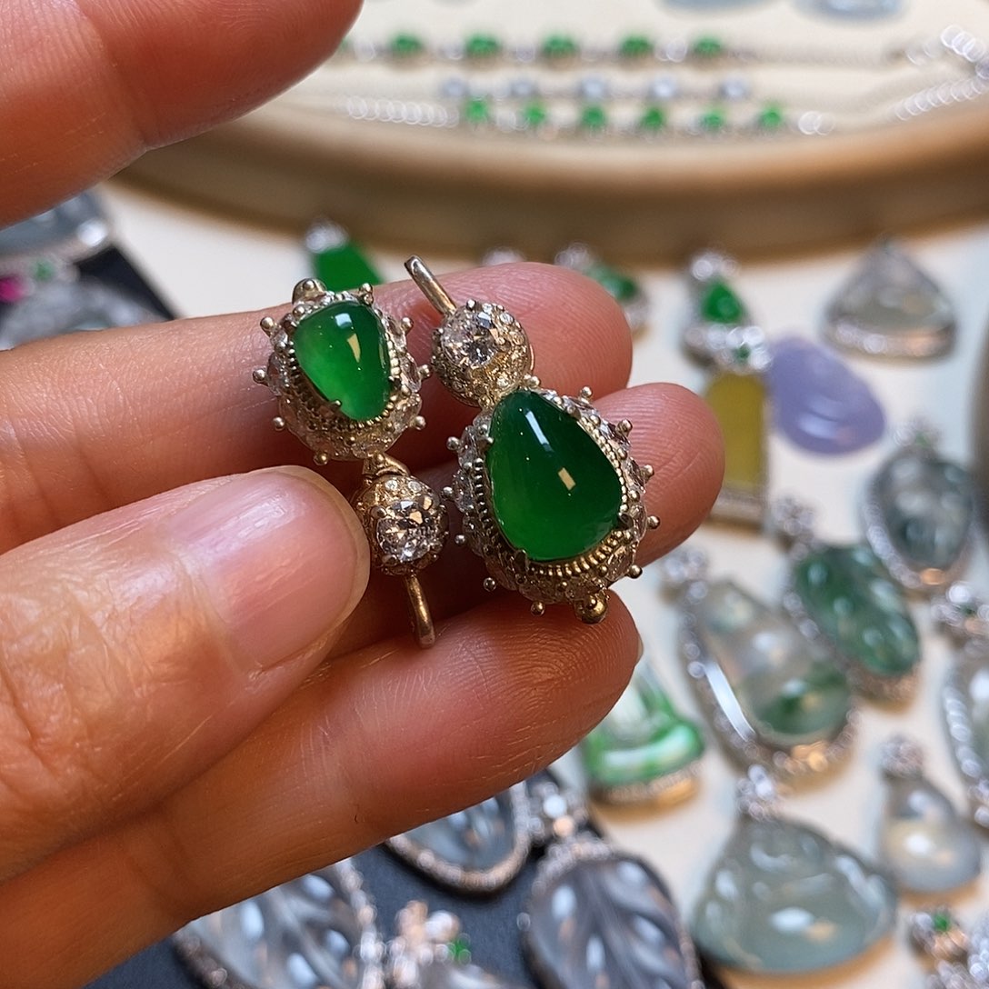 翡翠未镶嵌颈饰K***i水滴两颗