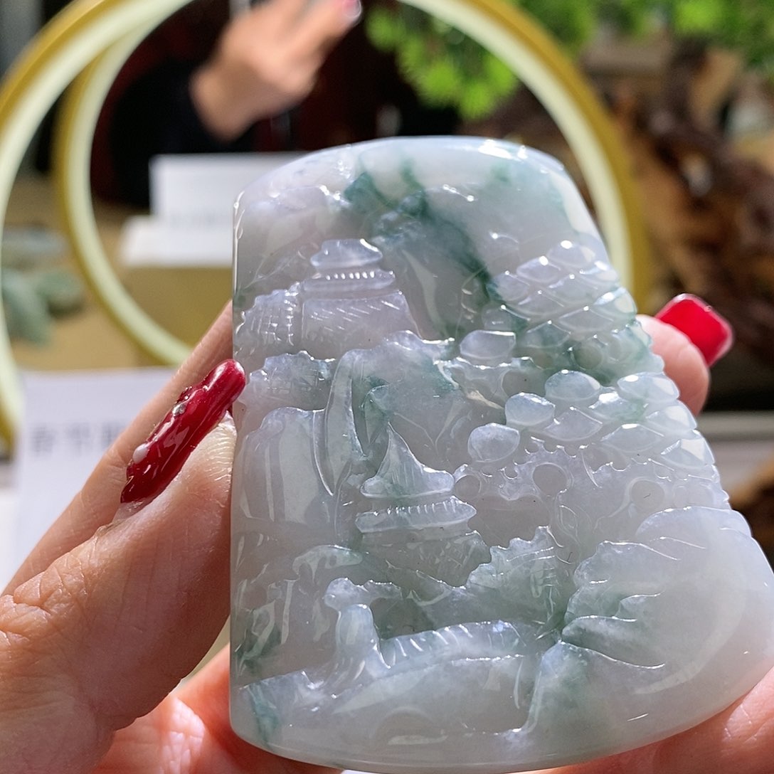 【闪购商品】翡翠颈饰未镶嵌山水