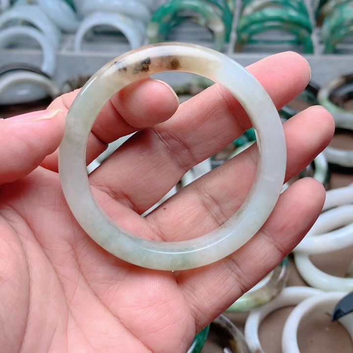 独山玉未镶嵌手镯54