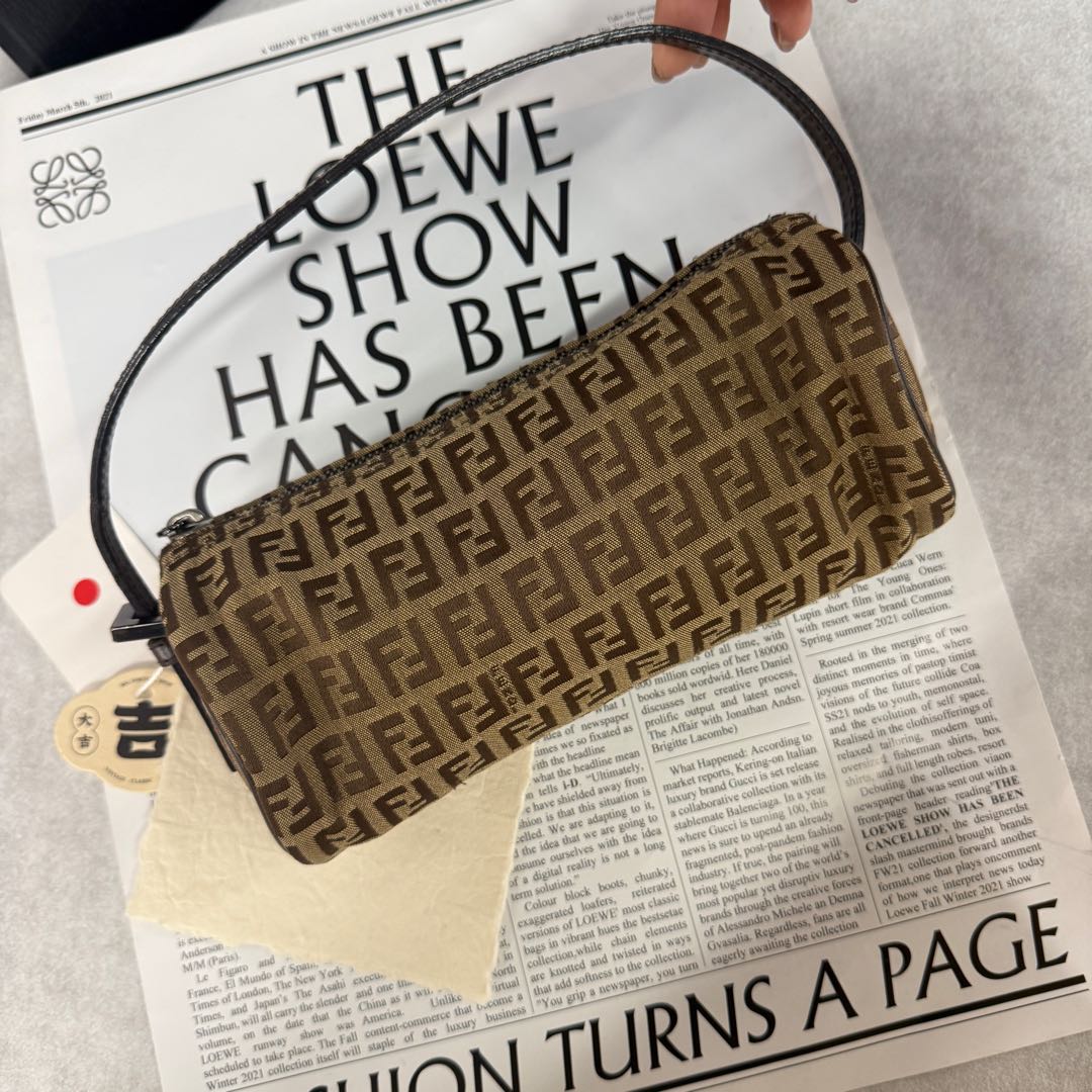 大吉中古/fendi芬迪老花圆筒手提包