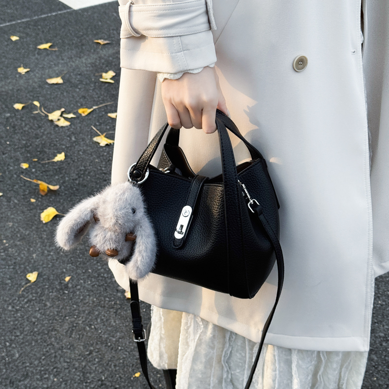 原创时尚手提菜篮子包包2025新款休闲百搭通勤手提包单肩斜挎包