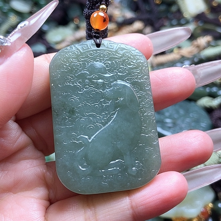 和田玉颈饰足铂镶嵌