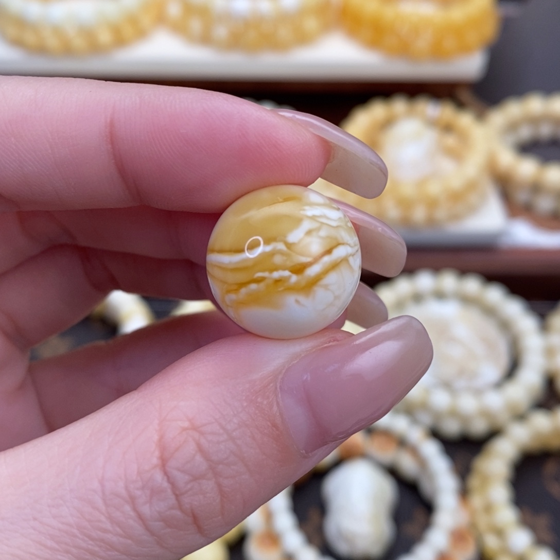 蜜蜡未镶嵌裸石圆珠