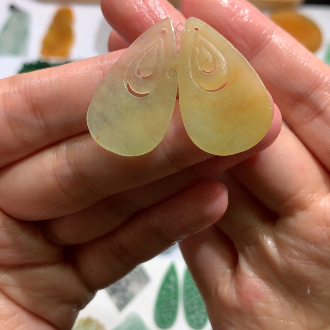 定制翡翠未镶嵌耳饰