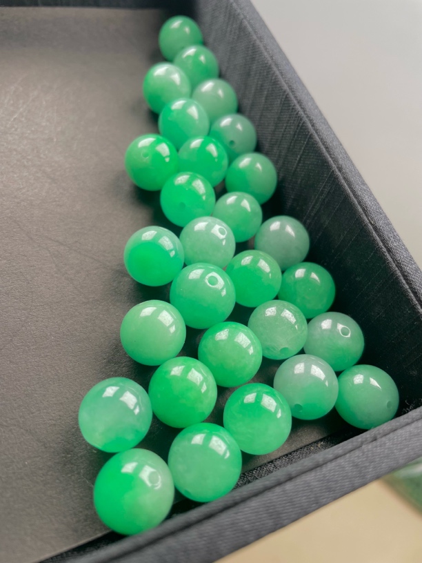 卡13mm 天然缅料A货 果绿散珠 一颗 多样性发