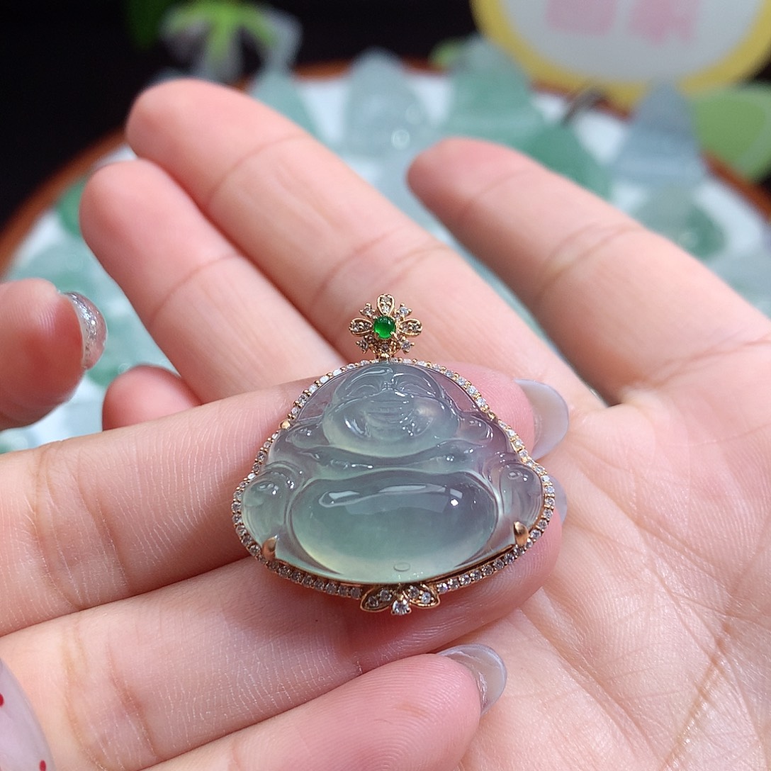 翡翠未镶嵌颈饰佛公