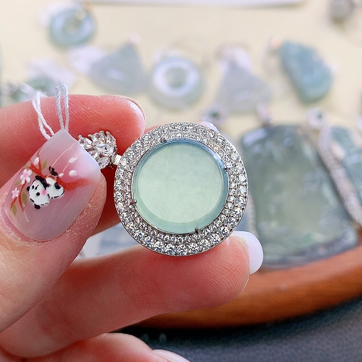 翡翠颈饰银S925镶嵌翡翠