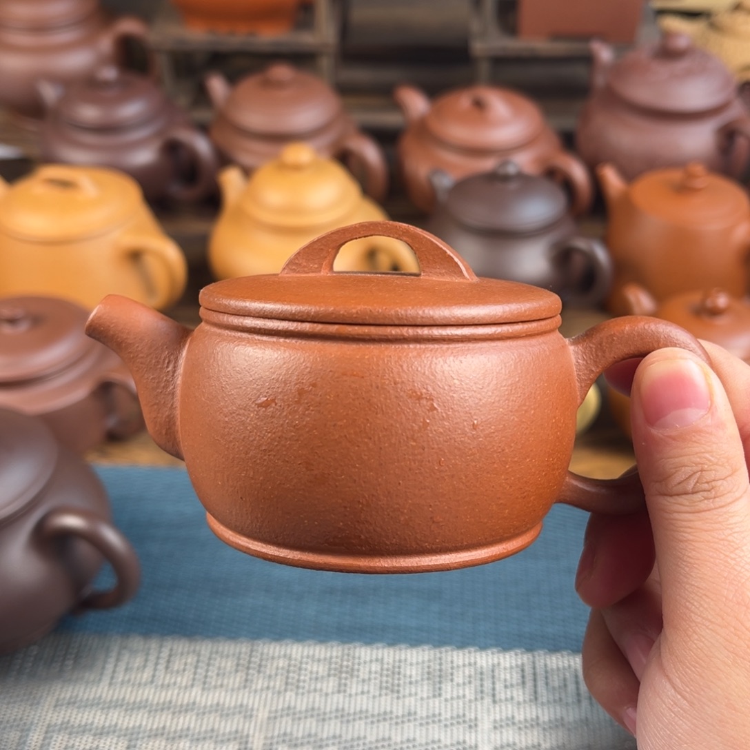 紫砂茶壶手工制作工艺精湛