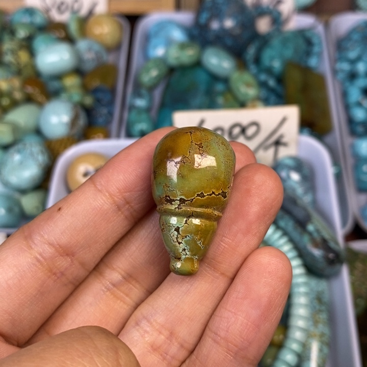 绿松石未镶嵌颈饰