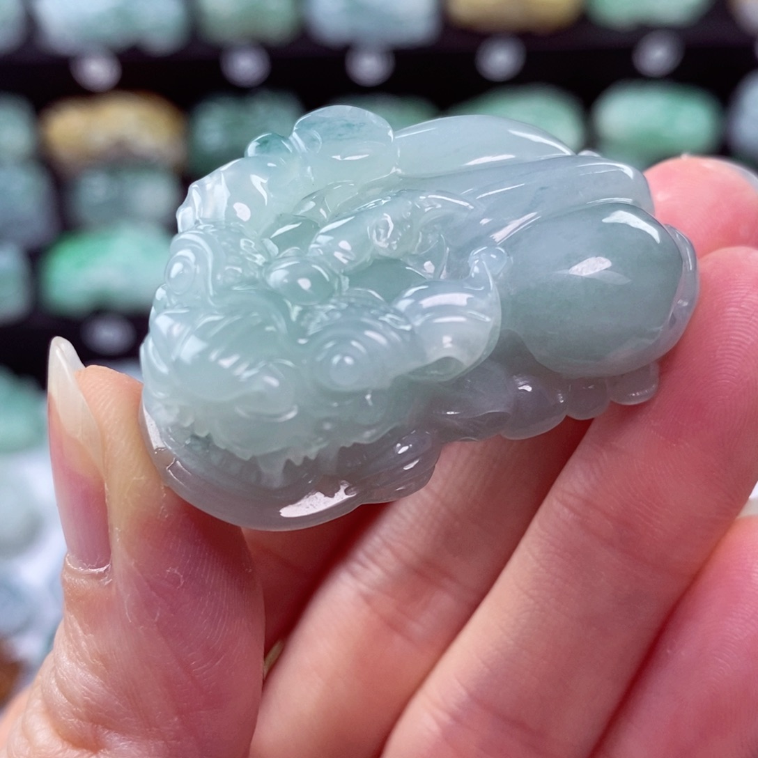 翡翠颈饰未镶嵌天然