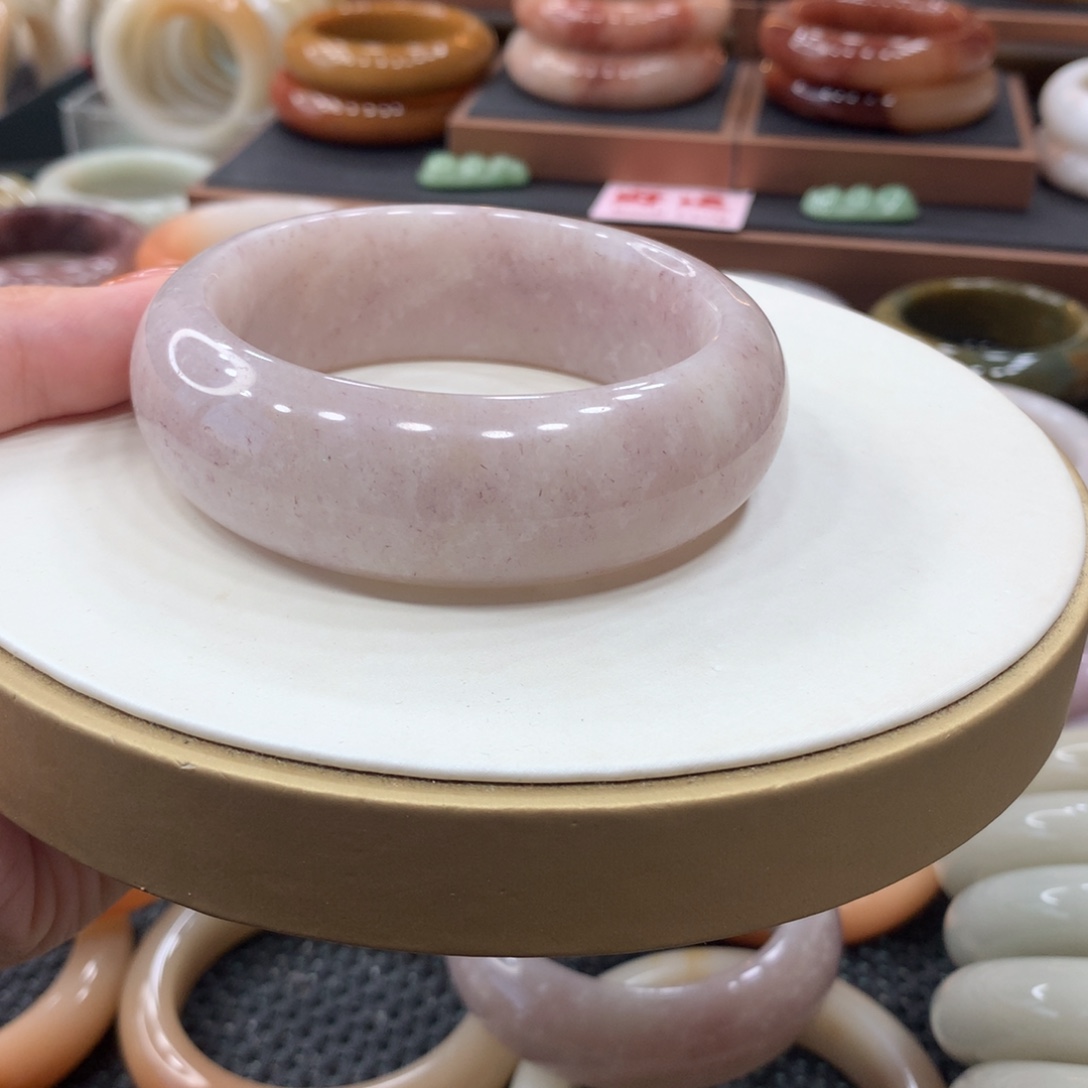 石英岩玉钛钢手镯