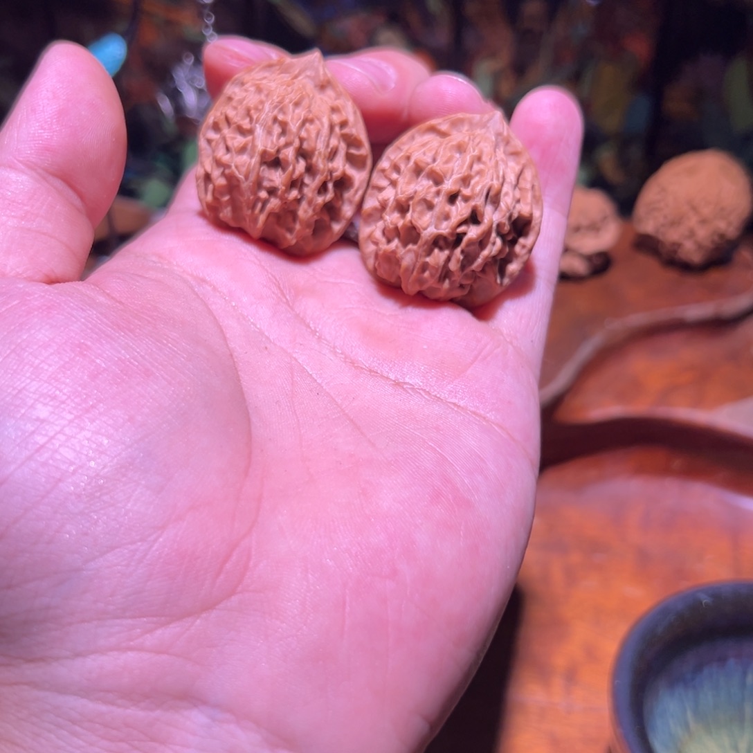 文玩核桃吊坠32全品盘山手捻一对