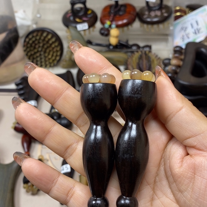紫光檀羊角两个按摩