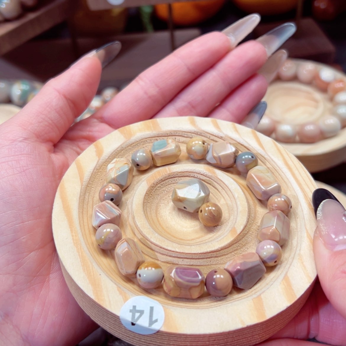 【闪购商品】石英质玉手链未镶嵌一***心21