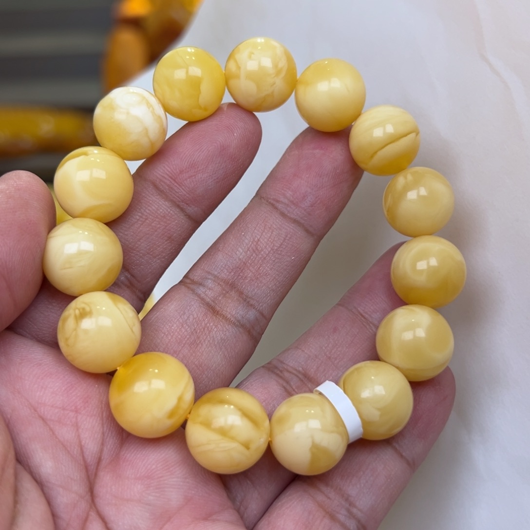 蜜蜡未镶嵌珠宝奇石14加26.38克