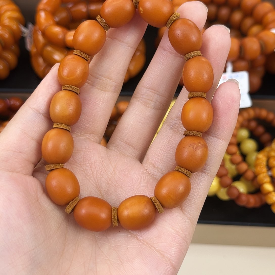 琥珀颈饰未镶嵌蜜蜡