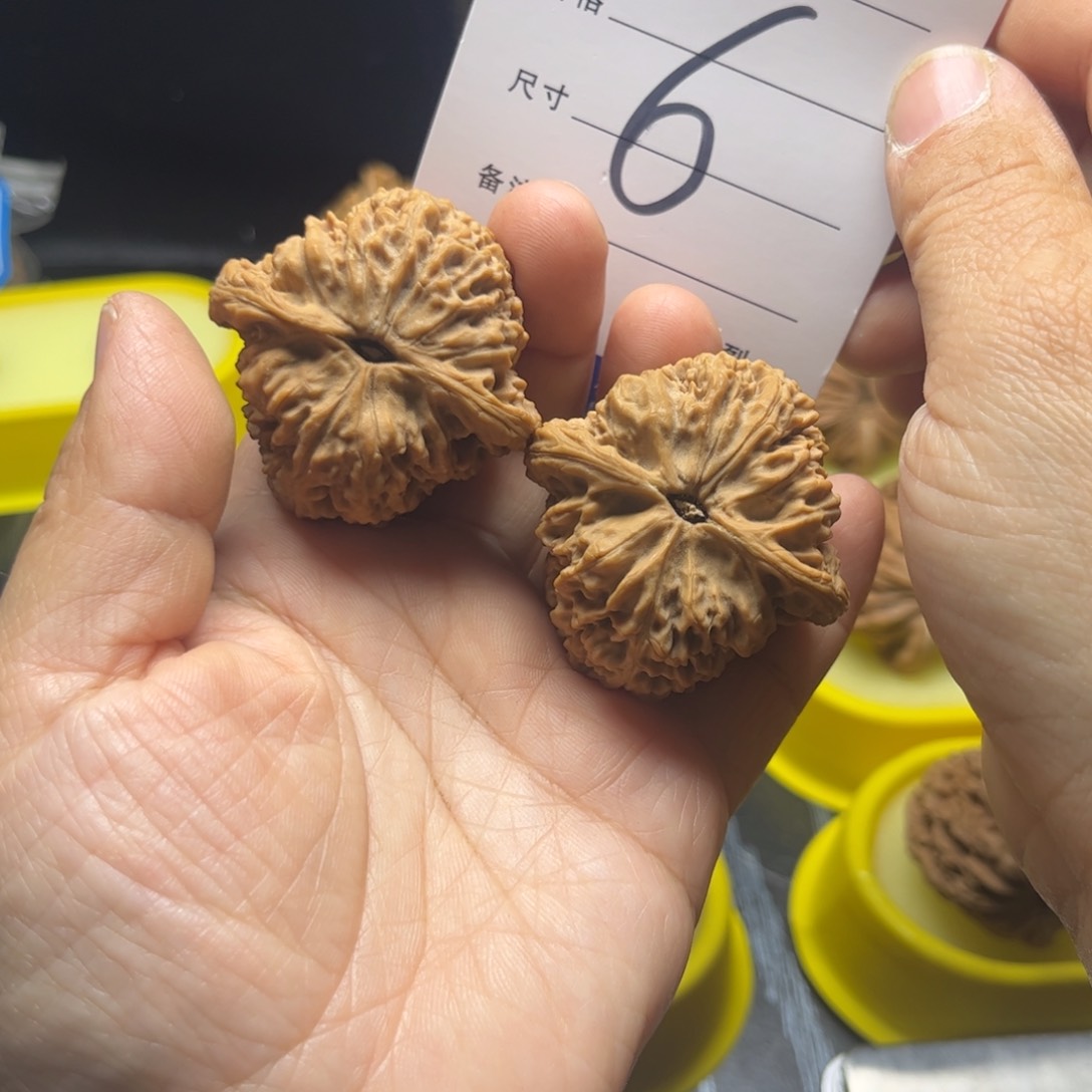 文玩核桃吊坠南疆石