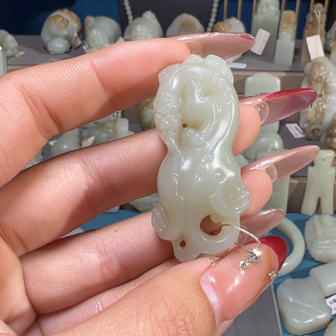 千***士和田玉（糖玉）未镶嵌颈饰