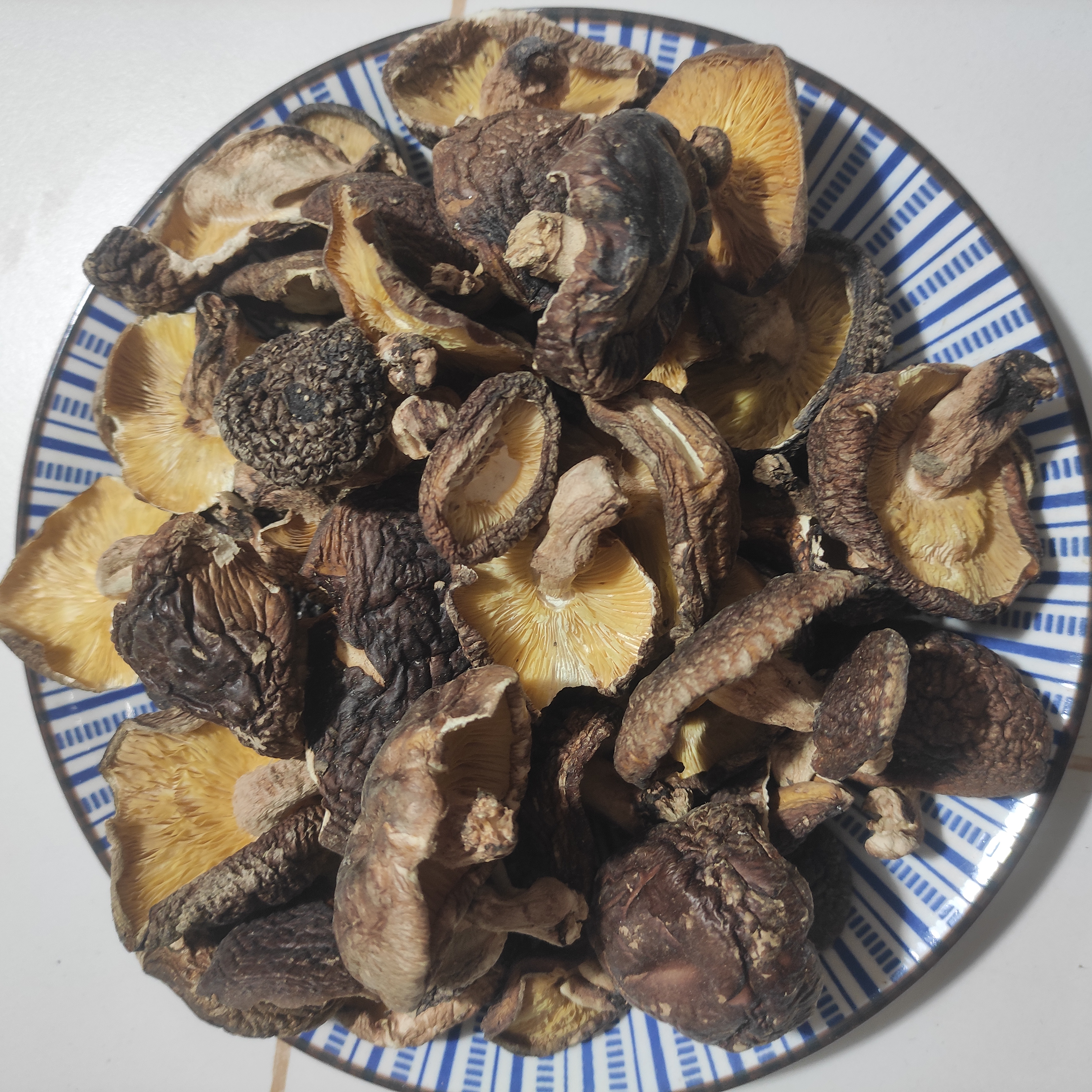 椴木香菇精选中个250克500克