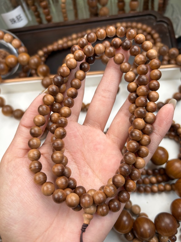 8MM黑肉老山檀香