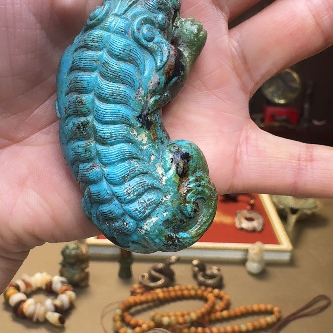 和田玉颈饰未镶嵌知***！