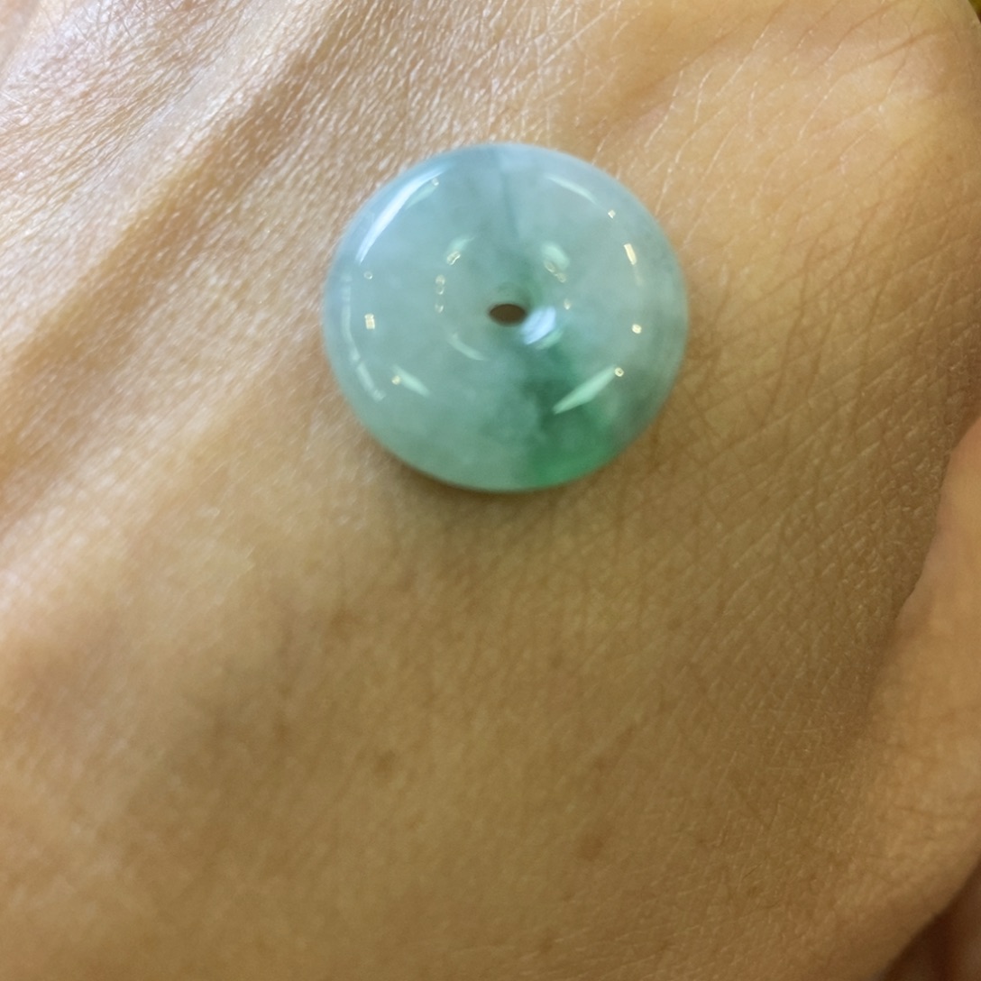 翡翠挂件未镶嵌做***一