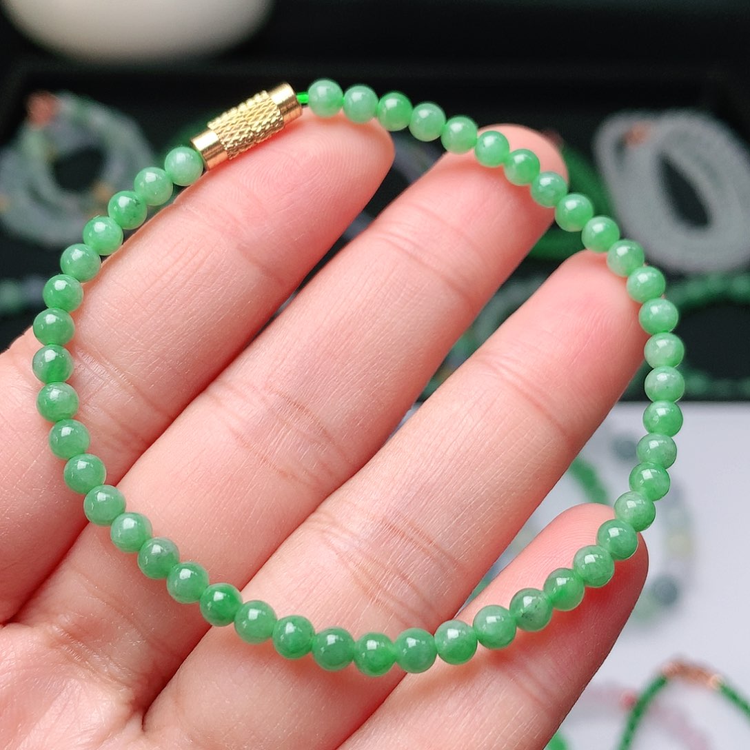翡翠手链未镶嵌翡翠