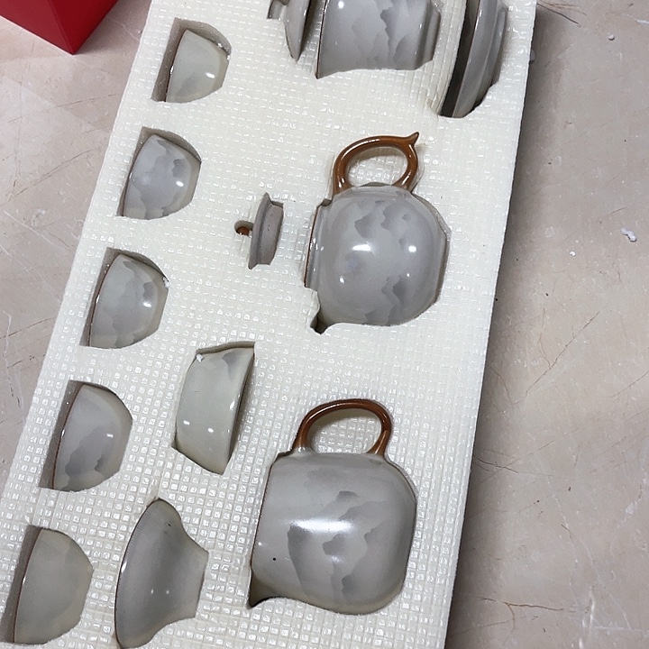 孤品茶具套装等。      