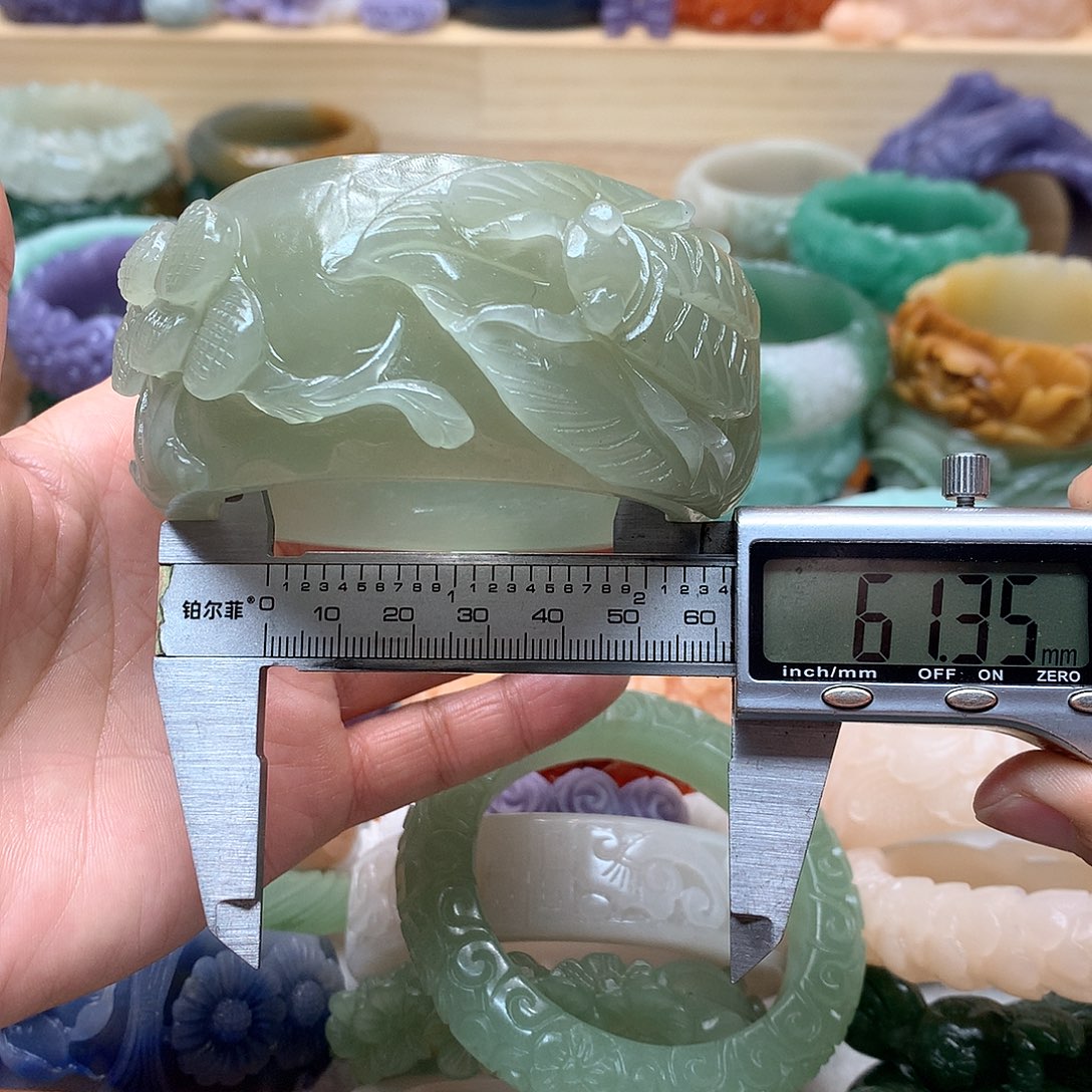 未镶嵌手镯石英质玉