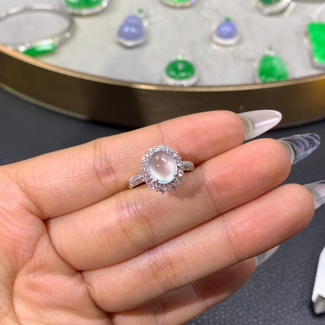 翡翠戒指18K金镶嵌翡翠