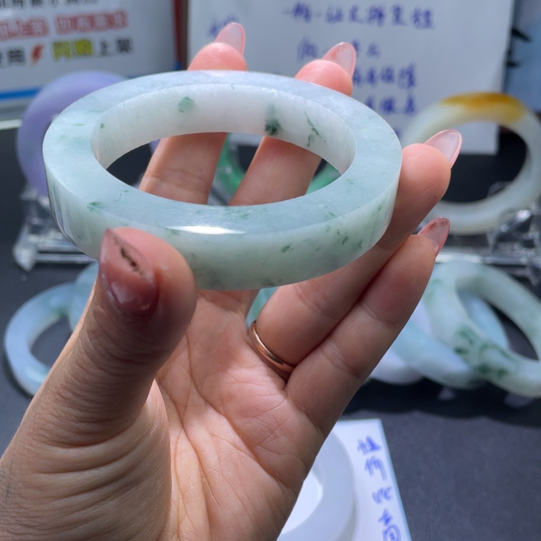 耀****定制翡翠未镶嵌翡翠