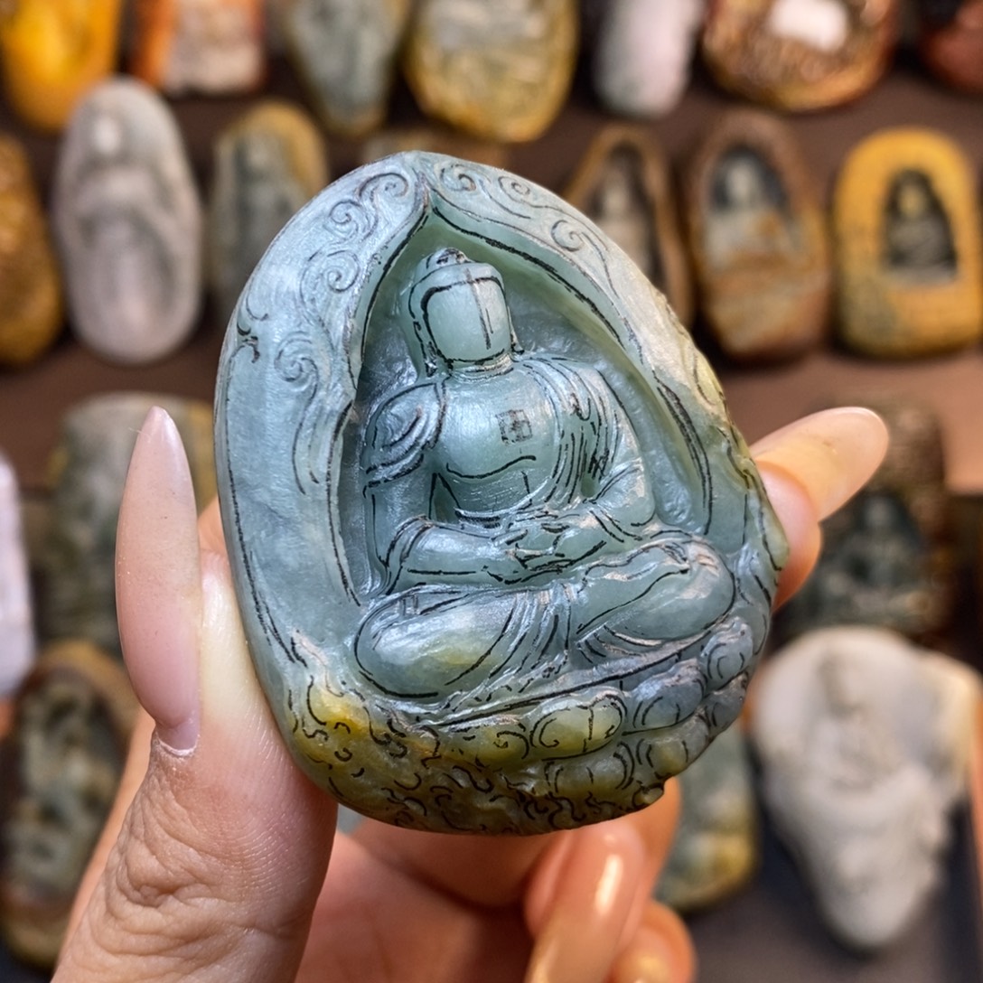 定制翡翠未镶嵌佛