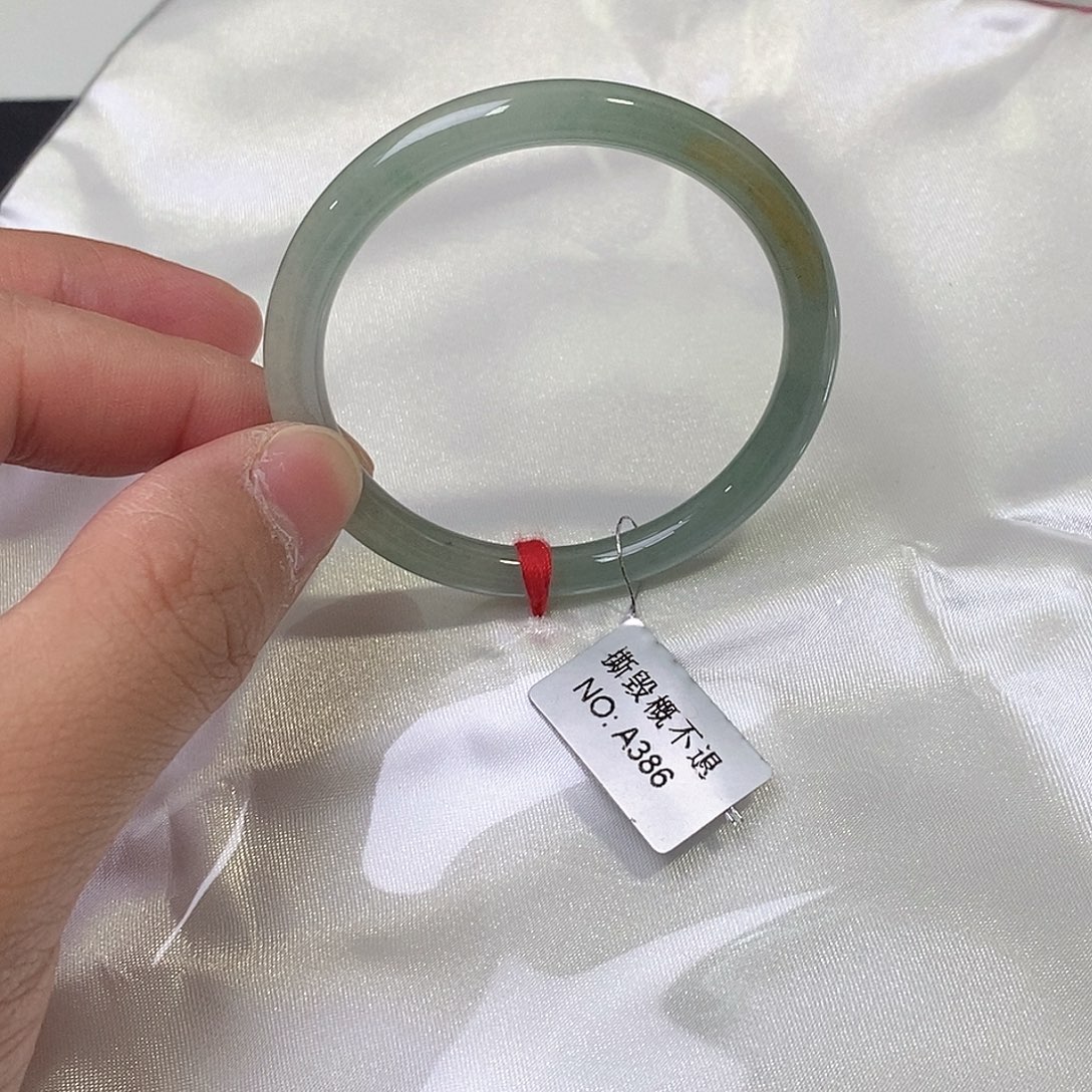 翡翠未镶嵌手镯（圆镯）48