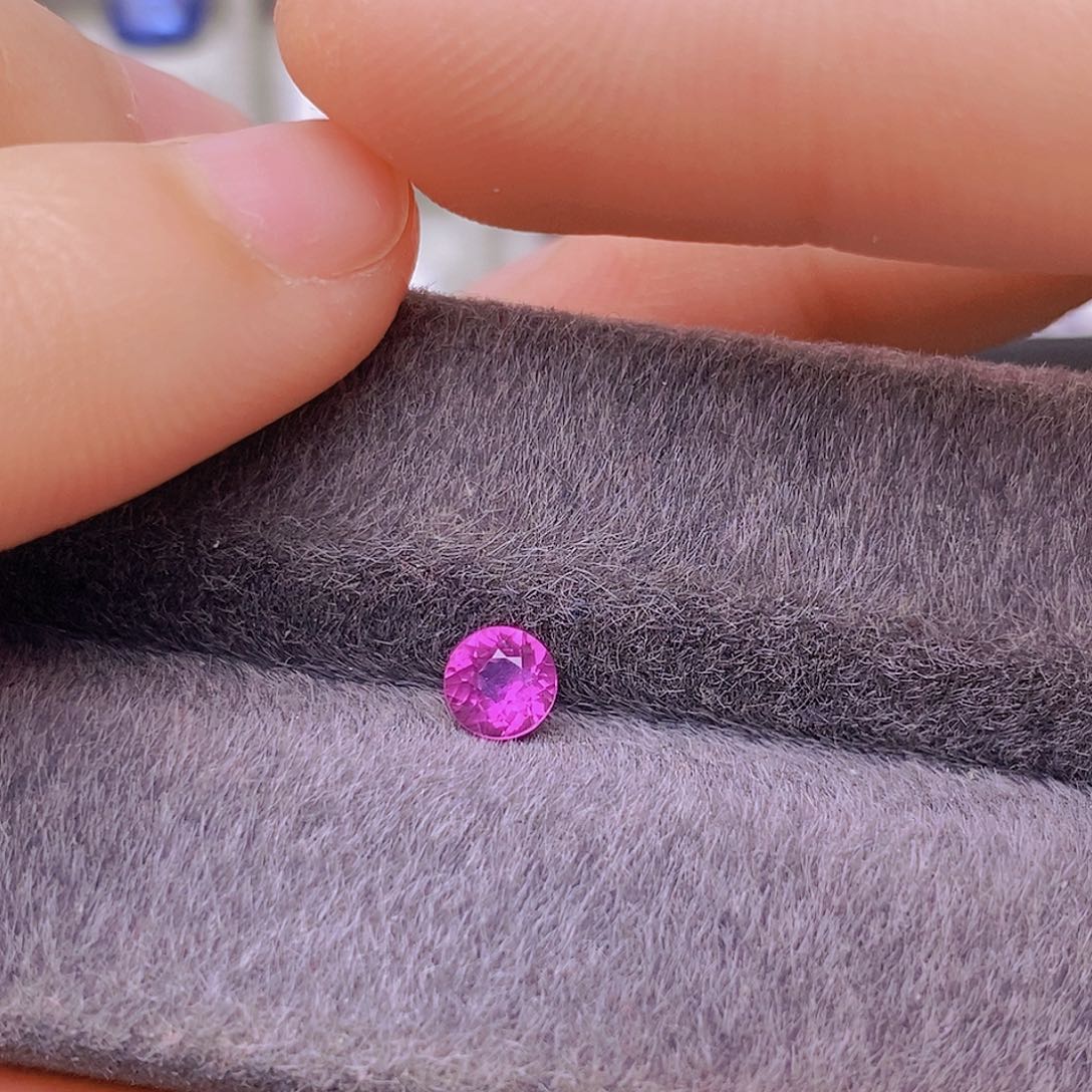 裸石蓝宝石正圆鲜艳粉色0.46ct/4016号