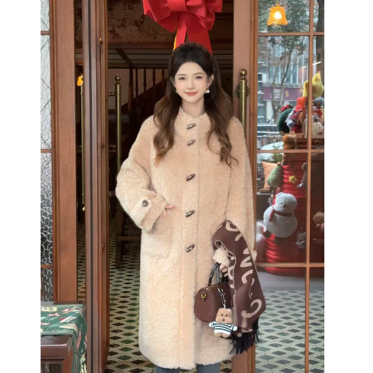 美力城轻奢羊羔毛鹅绒服外套25年冬季新款带帽H