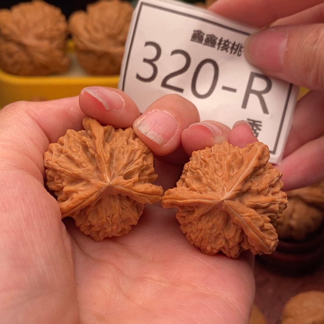 文玩核桃把件盘山奔33
