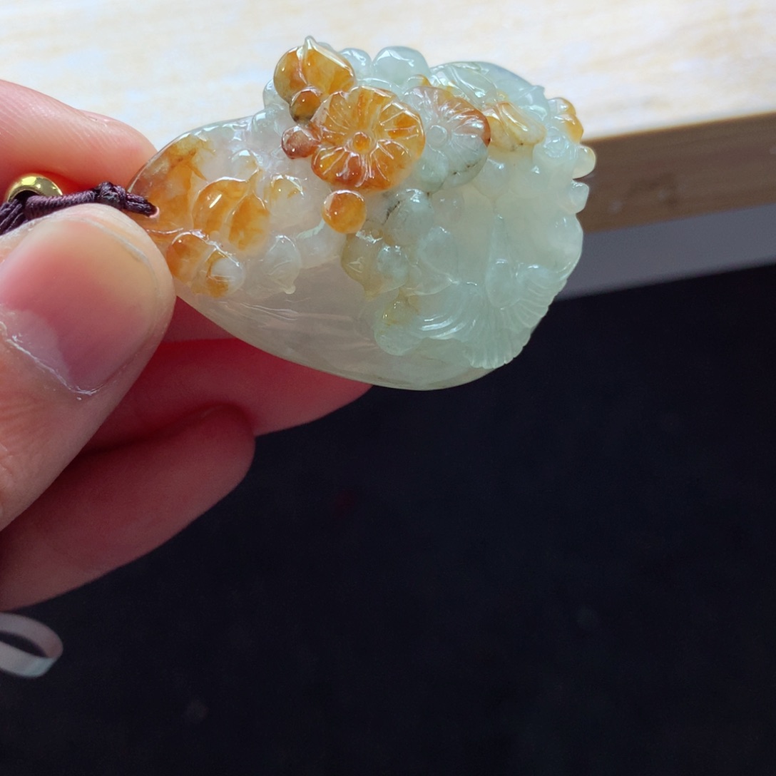 翡翠颈饰未镶嵌吊坠